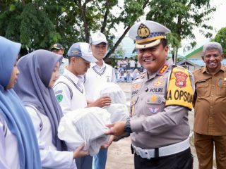 Dirlantas Polda Sultra Jadi Pembina Upacara di SMAN 4 Kendari, Edukasi Pelajar Soal Keselamatan Lalu Lintas