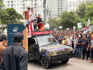 Jakarta Membara: PT Kembar Emas Sultra Dikepung Massa, Skandal Tambang Ilegal Konawe Utara Meledak di Ibu Kota