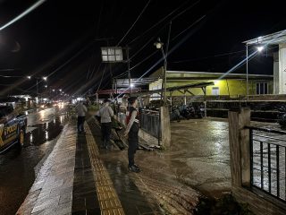 Belasan Personel Diterjunkan, Pengamanan Tarawih di Konawe Utara Berjalan Aman