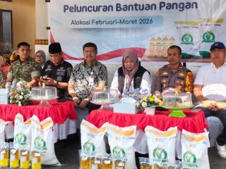 Wabup Konawe Utara Hadiri Peluncuran Bantuan Pangan di Motui, 8.447 KPM Terima Beras dan Minyak Goreng