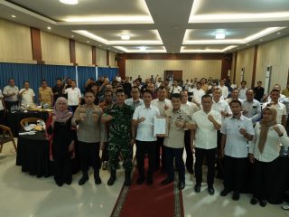 Terima Penghargaan PPM Berkelanjutan dari Bupati Konawe Utara, PT Antam Perkuat Program Pemberdayaan Masyarakat Lingkar Tambang