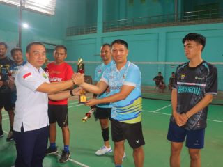 FINAL OPEN TURNAMEN BADMINTON KAPOLRES KONUT CUP III BERLANGSUNG DRAMATIS, PASANGAN RICO FERNANDA–MIGHEL RAIH GELAR JUARA